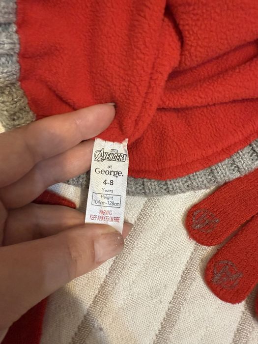 Продается шапка шарф перчатки