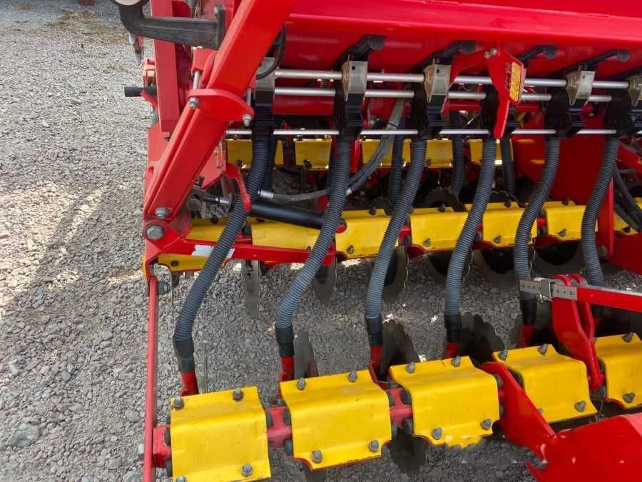 Semanatoare Vaderstad 400 C Plus cu Pregatire pe Discuri + Fertilizare + Distribuitor Seminte Mici an 2016 Kuhn Amazone Fendt John Deere New Holland
