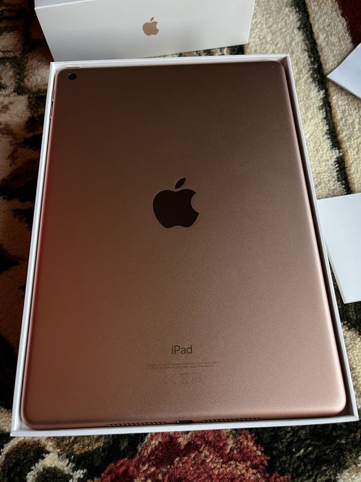 Ipad generația 6-Rose Gold.