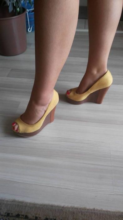 Високи обувки 37