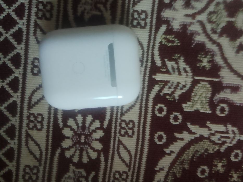 Айрподс срочно продается за 10000