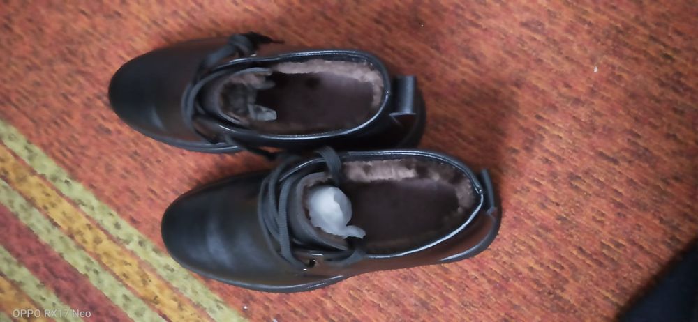 Срочно. Продам. Ботинки