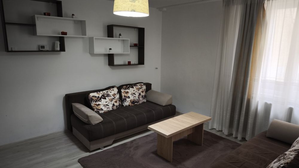 Închiriez garsonieră zona Dacia, 28 mp, centrală termică, utilată complet modern