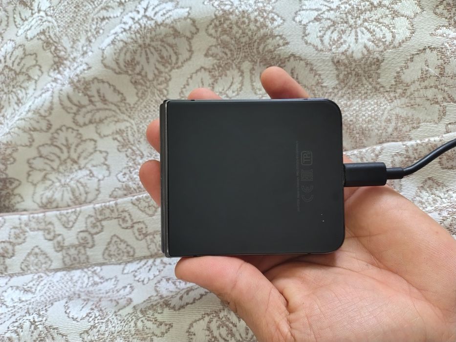 Самсунг zFlip 4 продам