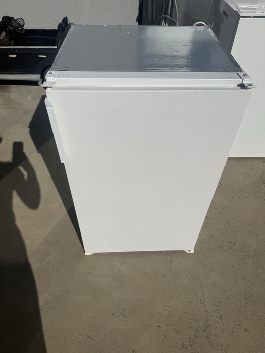 Малък хладилник Либхер с камера