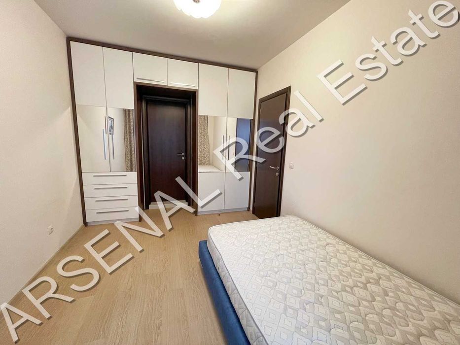 Дава се под наем Тристаен апартамент в София, Изток - 141 кв.м за 1196.97 € - Снимка #8