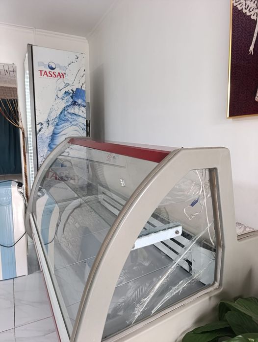 Холодильник ветреный продам