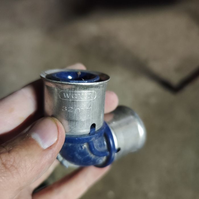 Продам фитинги wawin