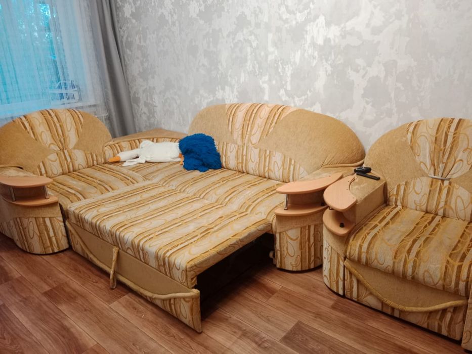 Отдам даром диван и кресло