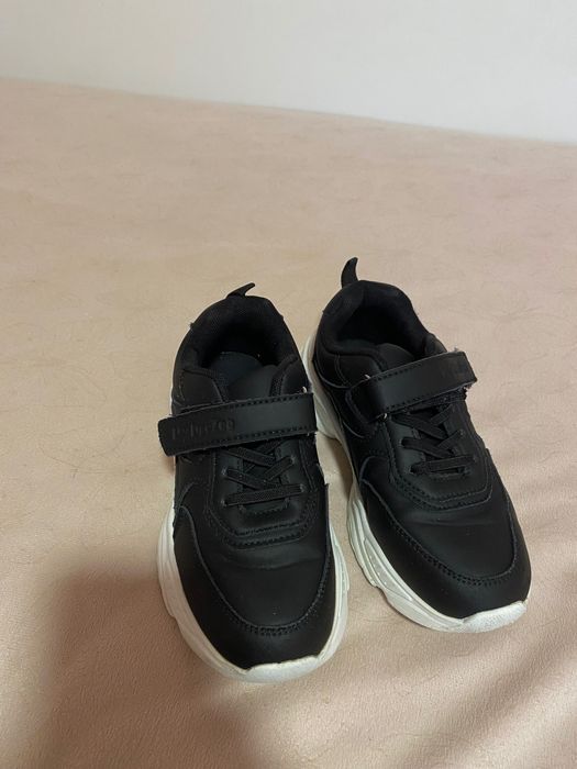 Детски черни маратонки