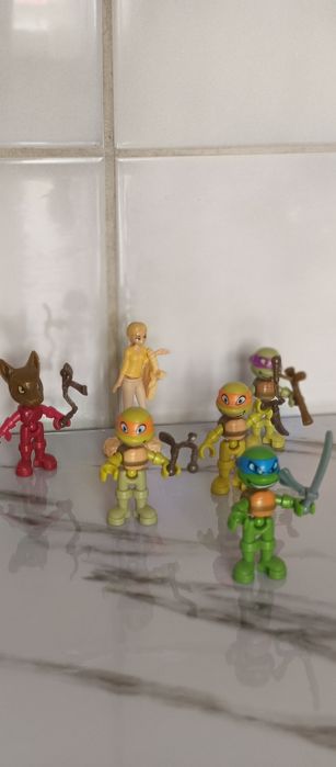 Киндер игрушки .