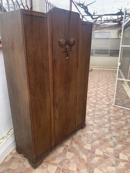 Античен гардероб