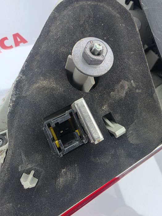 Ляв вътрешен стоп Peugeot 2008 преди фейслифта