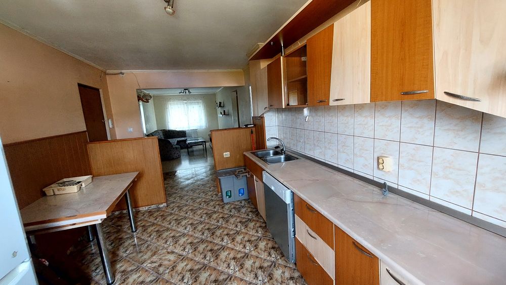 Apartament 4 camere de închiriat - Vedere 2