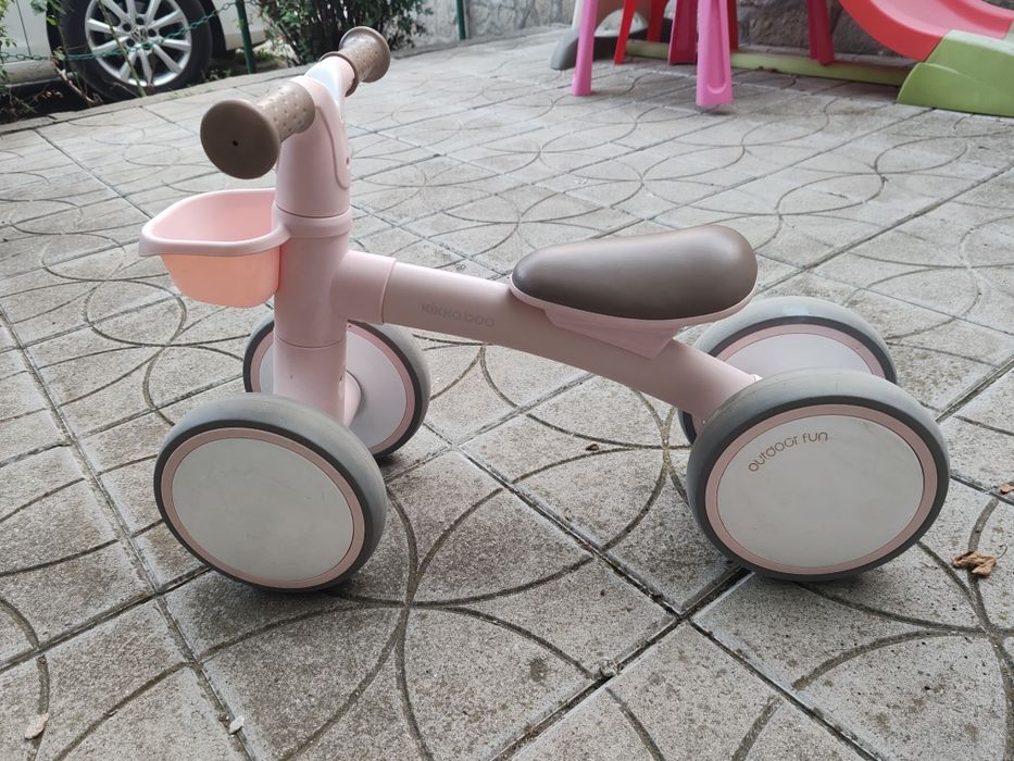 Колело за баланс KikkaBoo - Zipi, Pink  
Има следи от употреба по гумите, но е здраво.