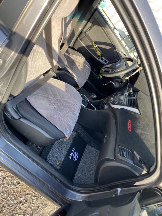 Продаю хундай акцент 2015