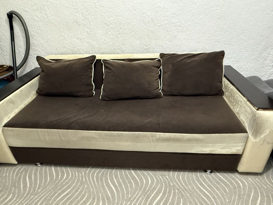 Срочно продам диван не дорого