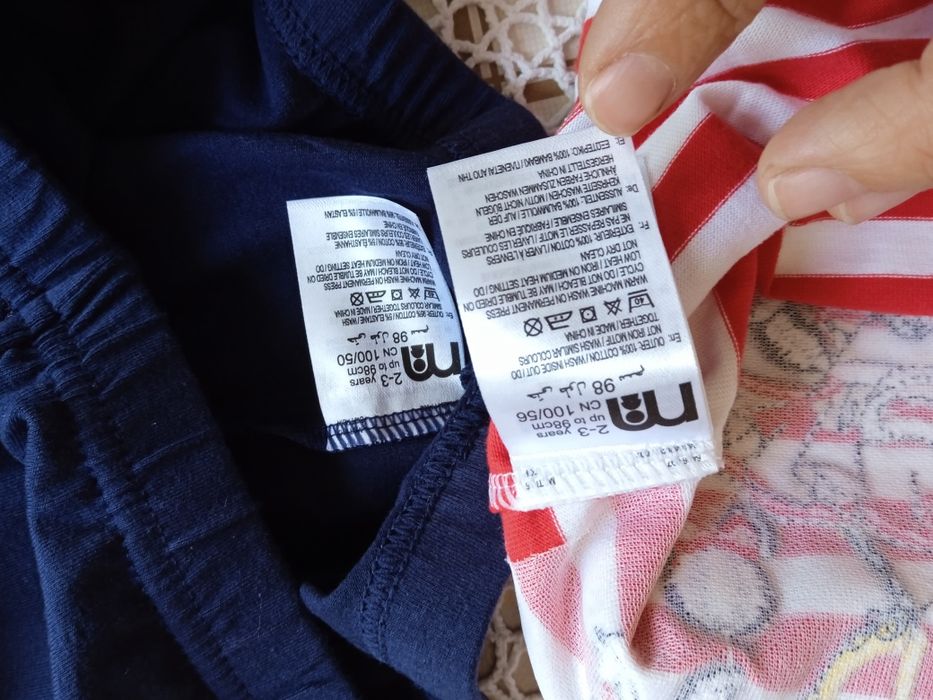 НОВ комплект Minnie mouse, размер 2-3 годинки