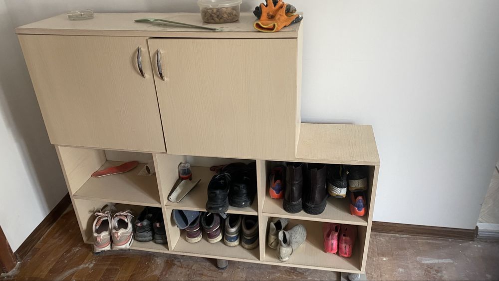 Обувница бу за 7000тг