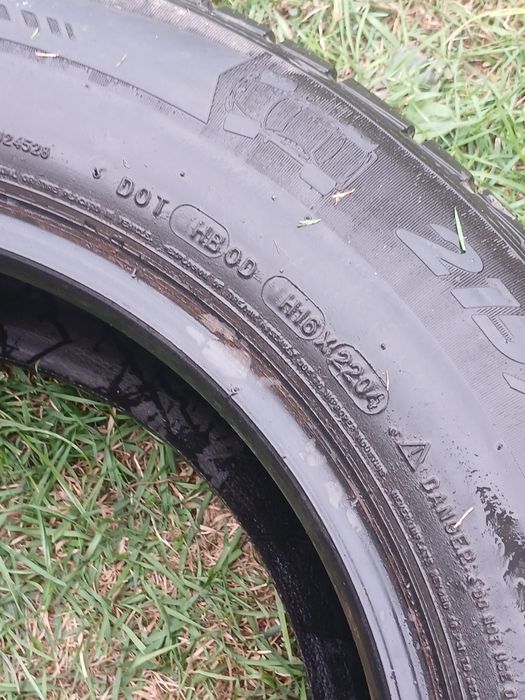 Vind cauciucuri  sau schimb cu diverse