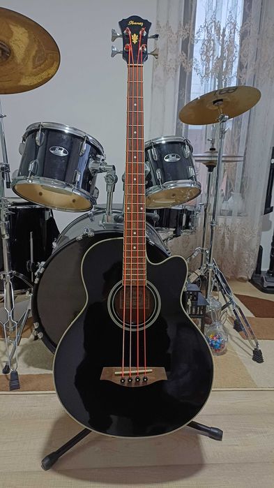 Vând chitara electroacustica &bas Ibanez