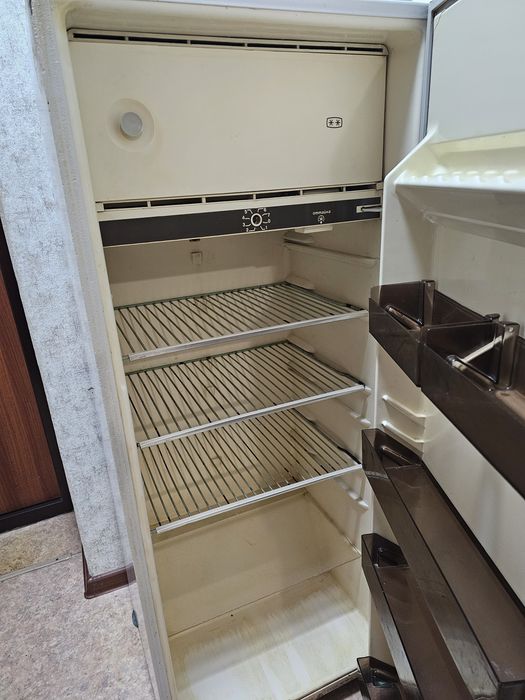 Продам холодильник б/у