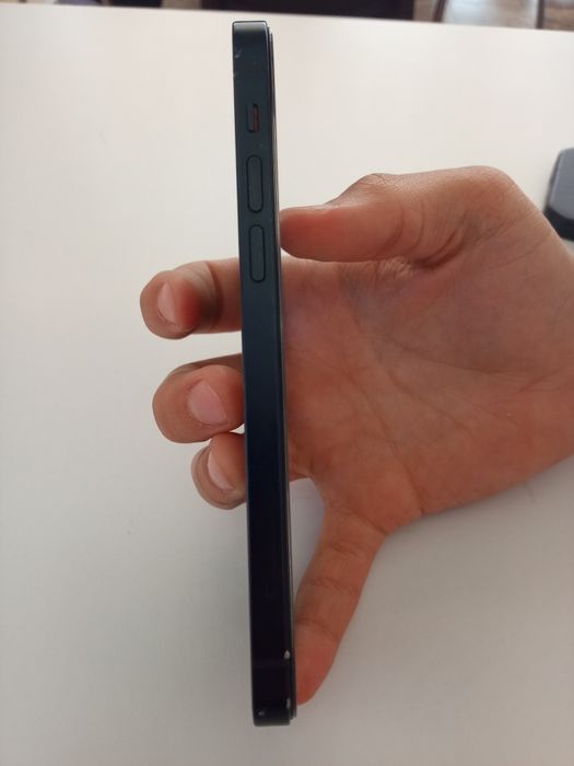 Продам iPhone 12