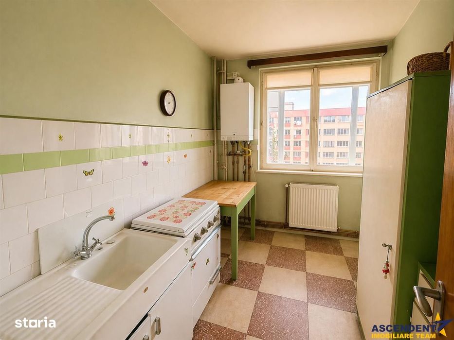 Lumina, Spatiu,Terasa, balcon: Apartament cu Potential in Centru Civic