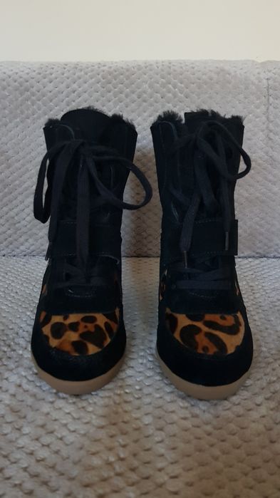 Дамски нови боти на платформа