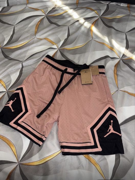 Pantaloni scurti Jordan. S; M; L