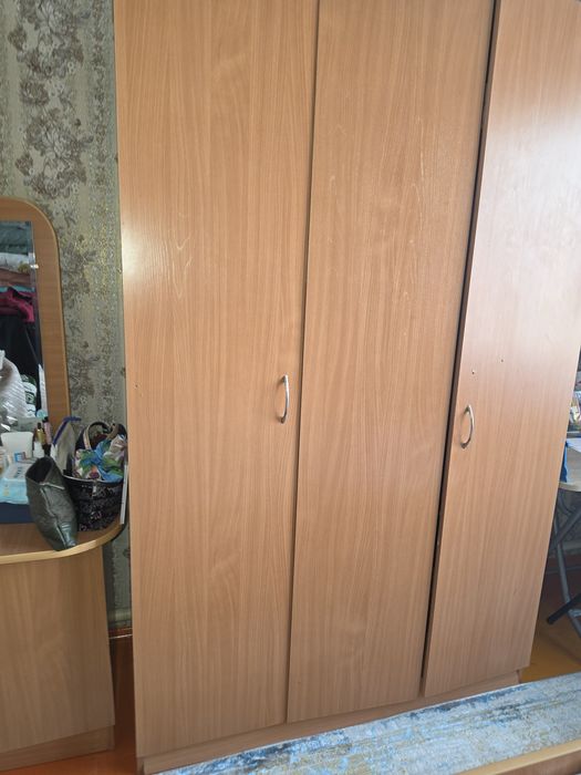 Срочно спальный гарнитур