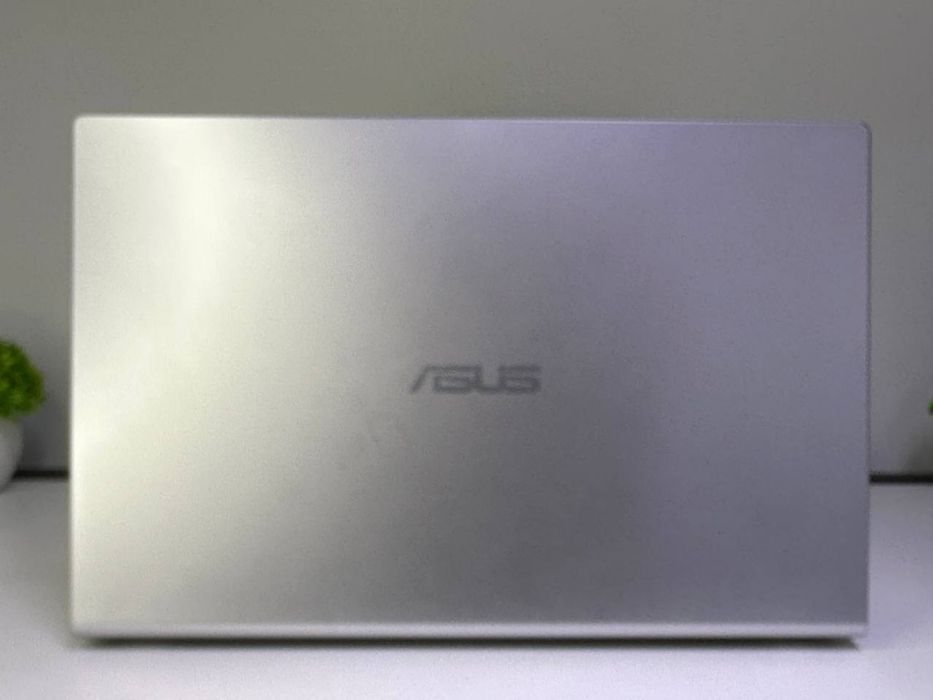 Asus Core i5-10| Ssd 256gb| ram 8 gb |