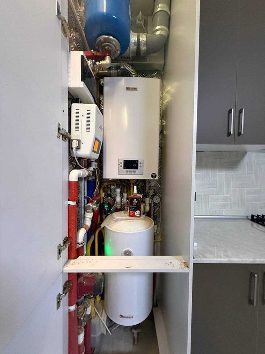 СРОЧНО !! Продаётся квартира в Яшнабаде 2/2/5 ( 57 кв/м ) Баку