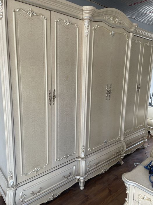 Спальный гарнитур