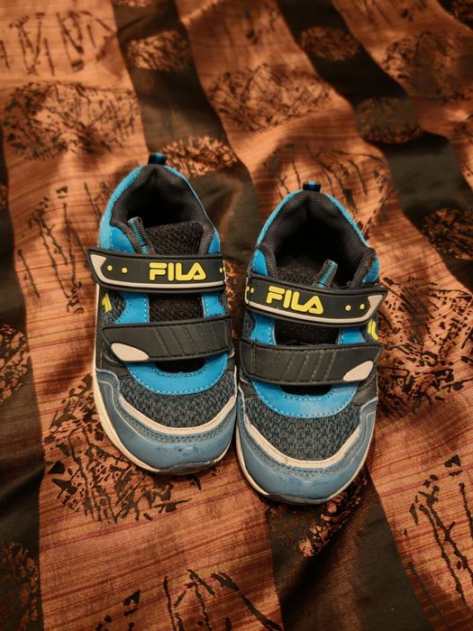 Adidași Fila băieți mărimea 26