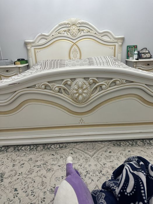 Спальный гарнитур