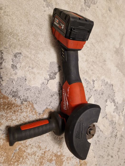 Flex, polizor Milwaukee fuel M18