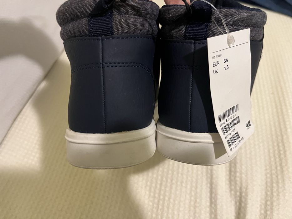 Нови обувки HM с размер 34