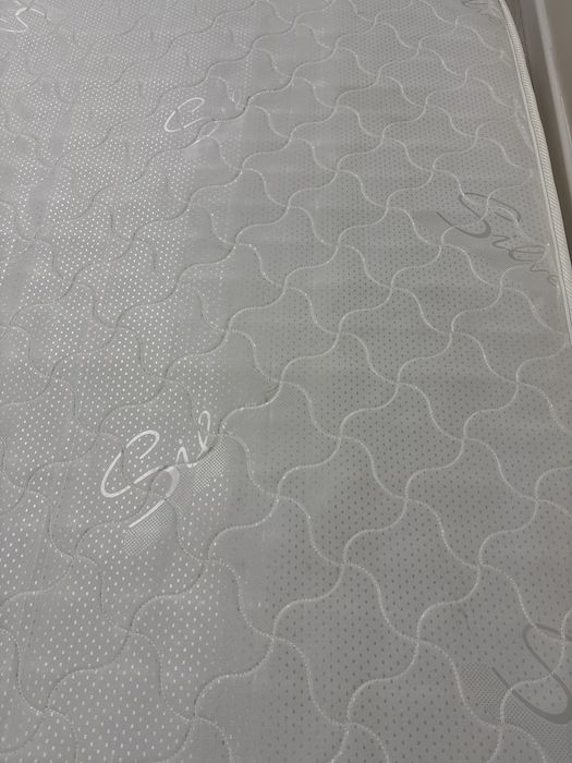 Матрас 2 спалка в отличном состоянии