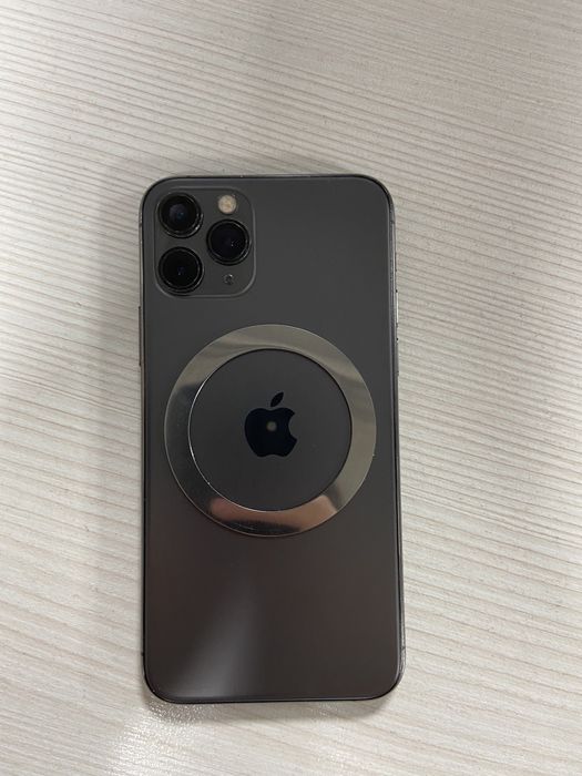 Iphone 11 pro в хорошем состояние