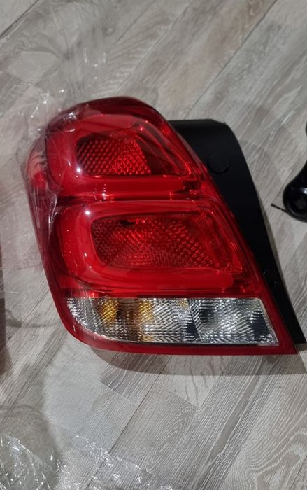 Трикер 1 фара орка фара задний фара стоп оригинал янги триккер 1 стоп