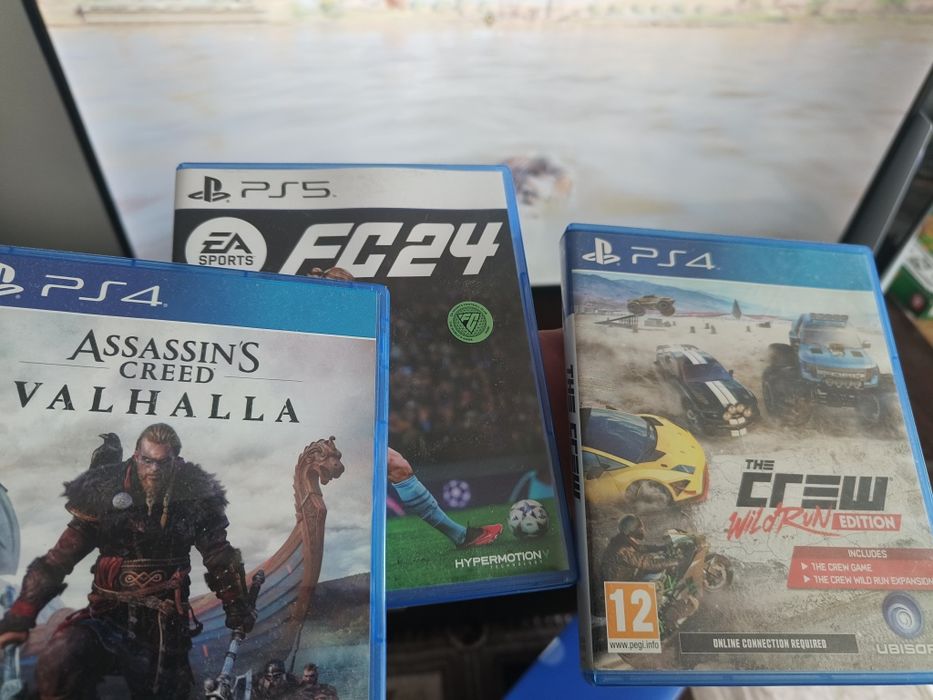 PlayStation 5 Disc Edition 825GB + 2 controllere + suport vertical