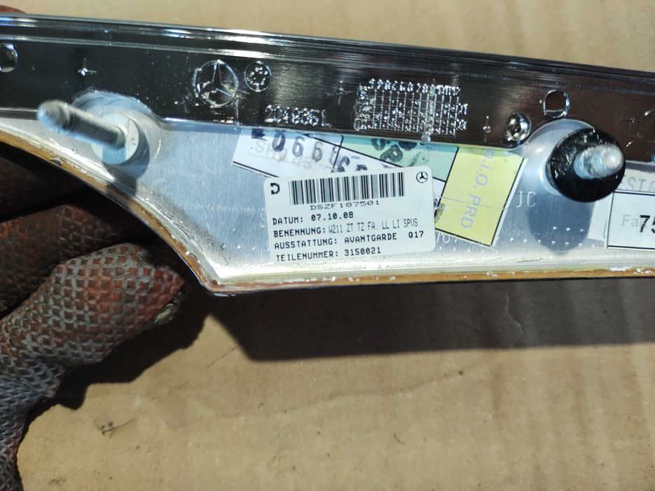 Декоративна Лайсна Предна Лява Врата Mercedes E class W211 V6 Tmodel