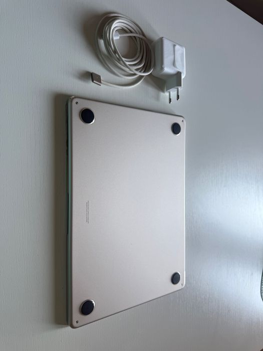 MacBook Air 13” M4 2025 – Gold – 16GB RAM – 256GB SSD – Garanție Apple