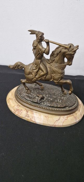 Statueta bronz  veche cavaler medieval