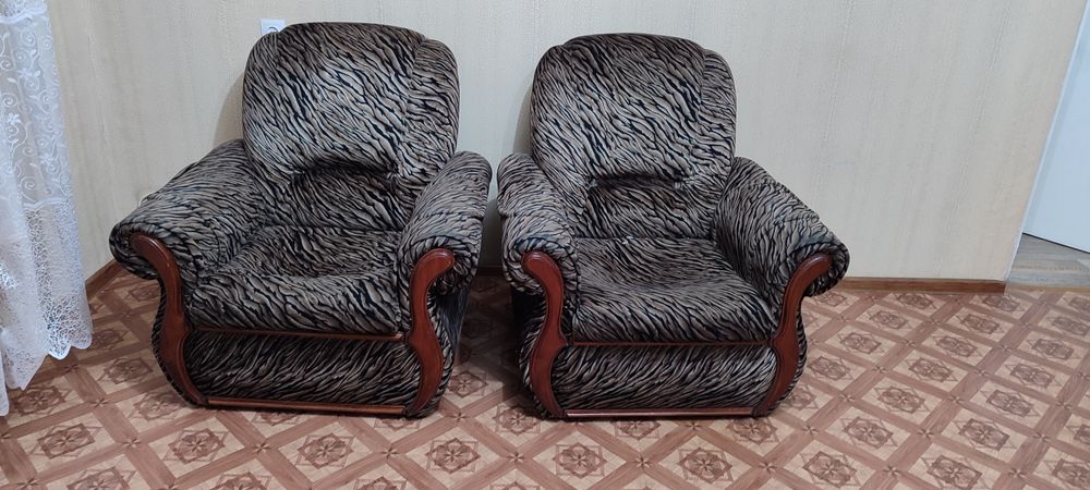 Диван в хорошем состоянии