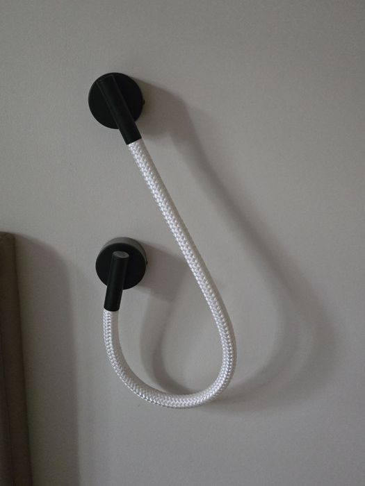 Гибкий настенный светильник