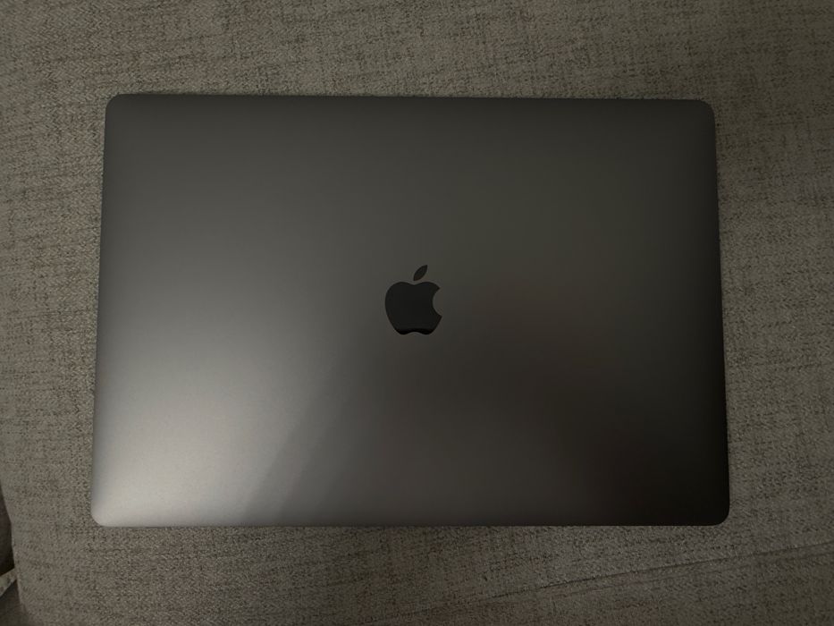 MacBook Pro 15   2019 + зарядка,Apple Mouse