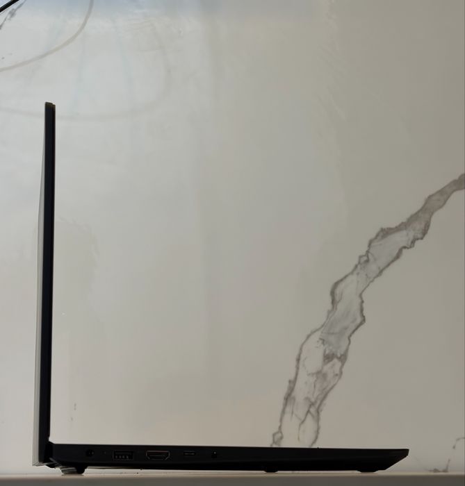 Ноутбук Lenovo v15