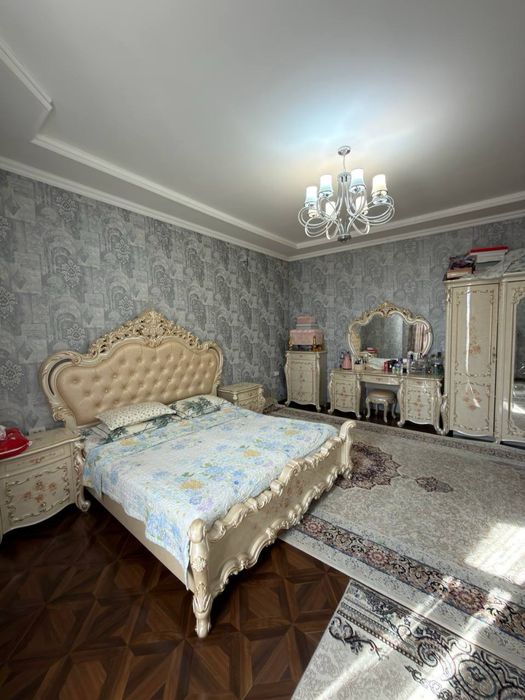 Сотилади хонабод ховли уй 2.3 сотих, 5 хона, 3 санузел,
